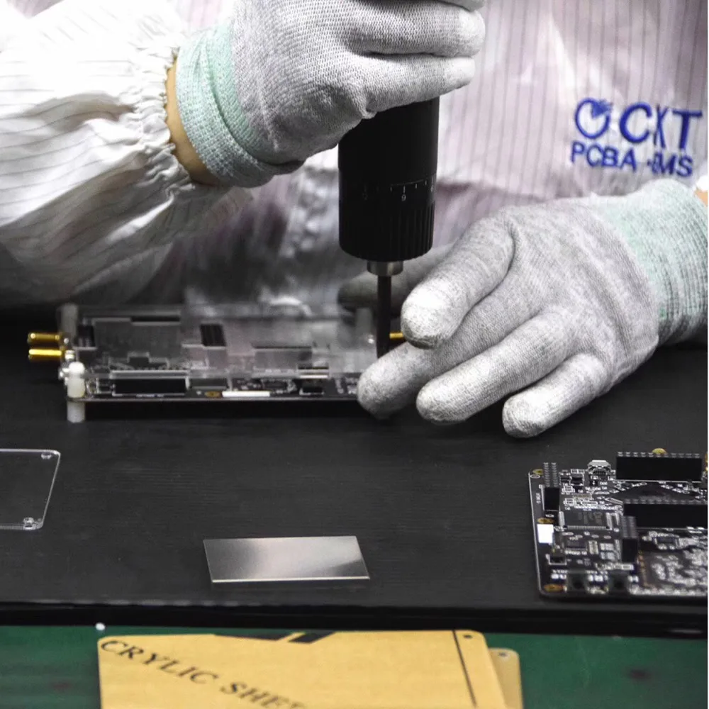 HackRF One 1 МГц-6 ГГц SDR платформа программное обеспечение определенная плата радиоприемника+ пластиковый корпус