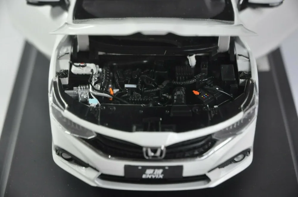 1:18 литая под давлением модель для Honda Envix белый Седан сплав игрушечный автомобиль миниатюрная Коллекция подарков