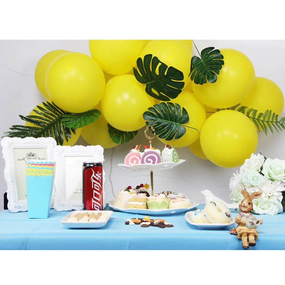 Самодельный шар и листья тропической вечерние центральным Photo Booth День рождения