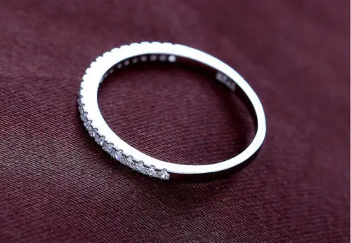 Кольцо женское из серебра 4 5 пробы с искусственными камнями размер 925 пробы-8 |