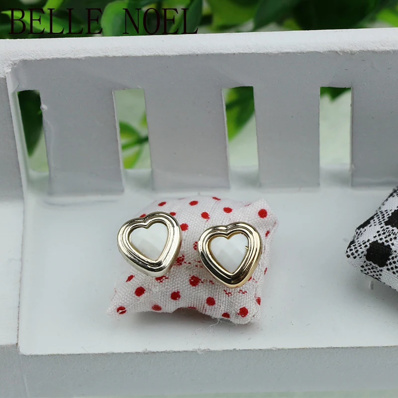 Серьги-гвоздики в форме красного сердца из смолы с кристаллами серьги подвеской