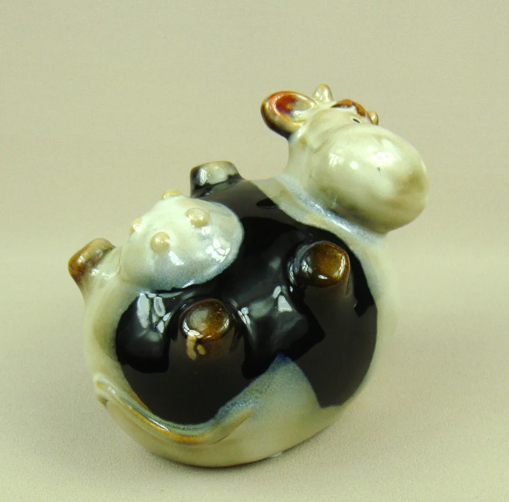 Забавная фарфоровая миниатюрная керамическая статуэтка молочного коровы для