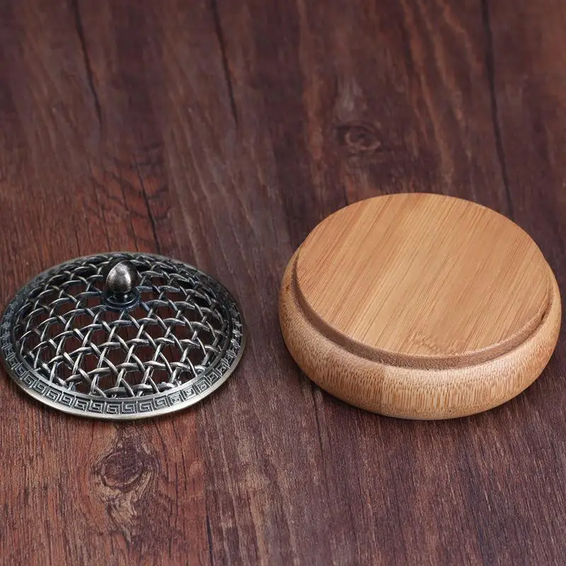 

Zinc Alloy Incense Burner with Phyllostachys Pubescens Plated Coil Incense Burner Narural Sandalwood Somke Backflow Censer