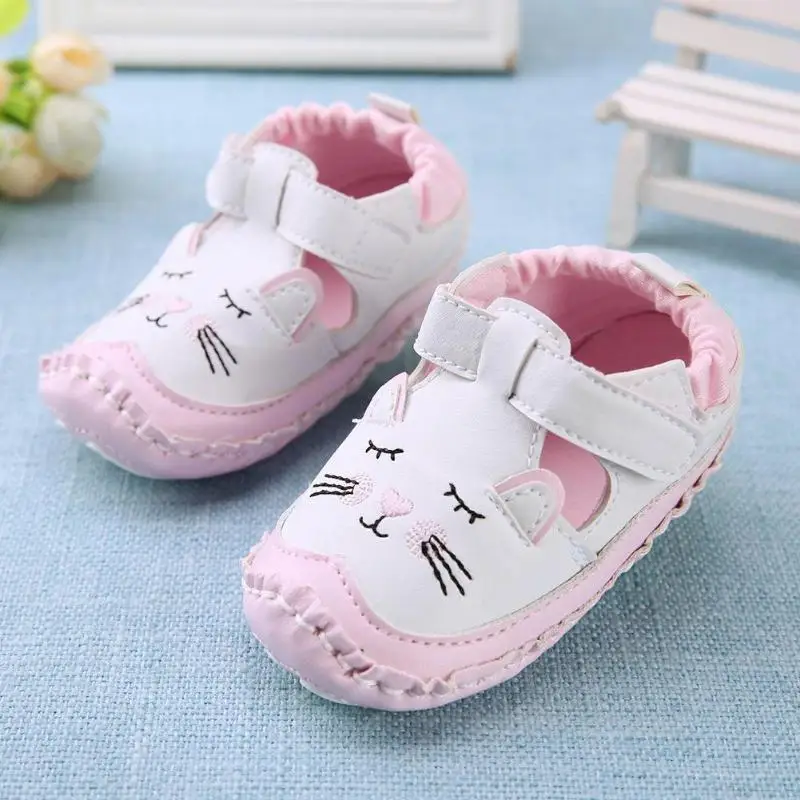 С милым рисунком кота для маленьких девочек PU Prewalkers противоскользящие малышей