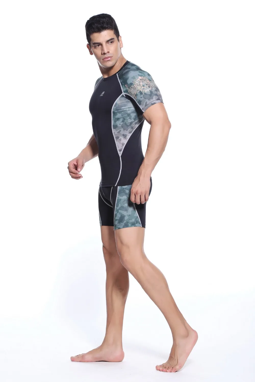 Мужская футболка с коротким рукавом камуфляжной графикой со вторым слоем