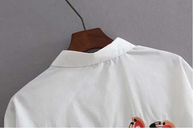 Шикарная рубашка с вышивкой птицы Фламинго на белом фоне 2018 Женская рубашка с лацканами Длинный рукав Средней длины Верхняя блузка.