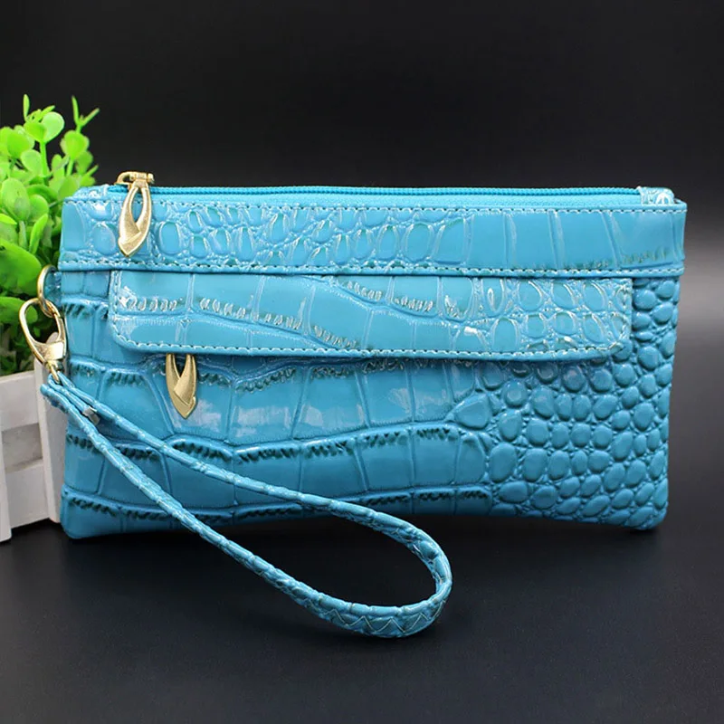 Маленькая вечерняя сумка клатч из натуральной кожи с узором крокодиловая кожа