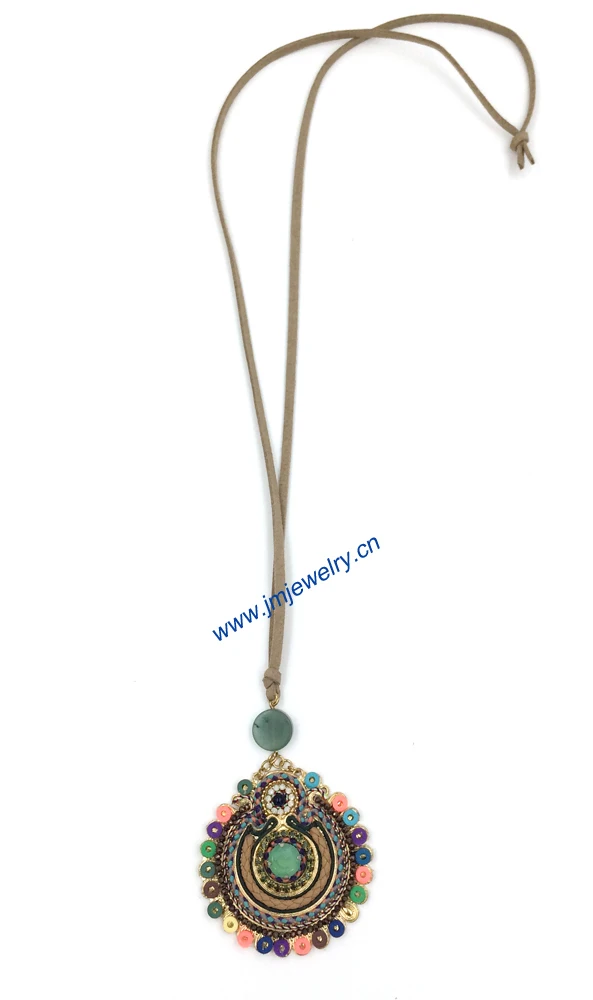 ?? 新しい到着したヴィンテージ手作り偽襟レトロゴシックステートメントネックレスドリームキャッチャーフェザータッセルパーティーネックレス用女性