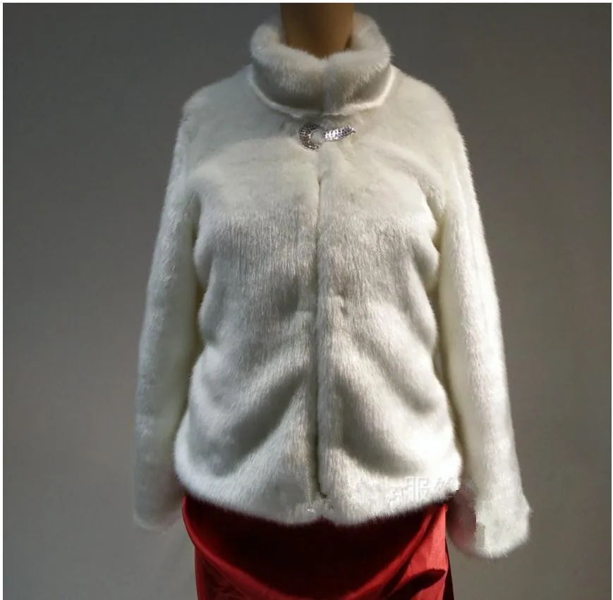 Новые женские короткие куртки с искусственным мехом черные/белые зимние и