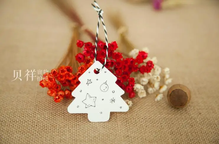 100 шт DIY дерево форма Висячие бирки Свадебные коричневые крафт-бумажные бирки для Рождества DIY ремесло Бонбоньерки сувенирные бирки