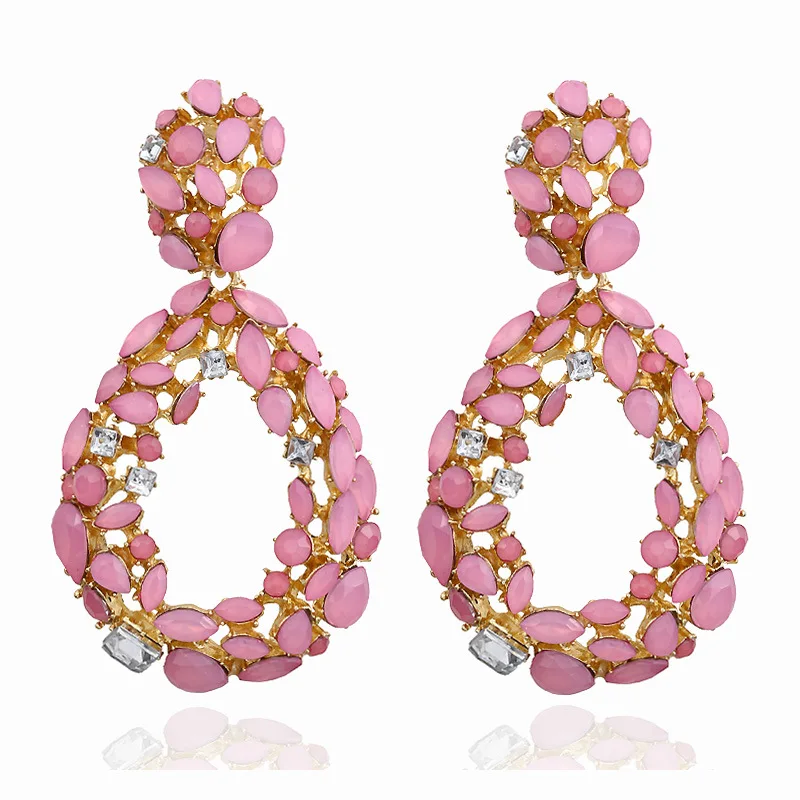 Женские массивные серьги розового цвета с большими квадратными кристаллами