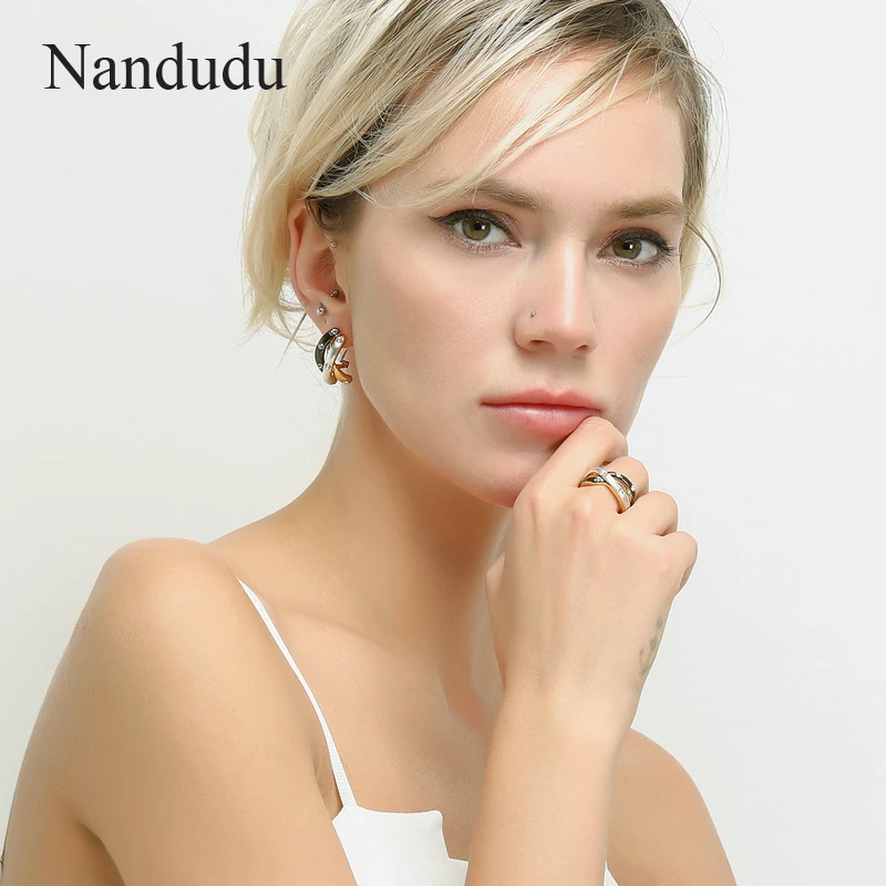 Nandudu Золото &amp Серебро Черный Три цвета металла с кристаллами кольца серьги набор