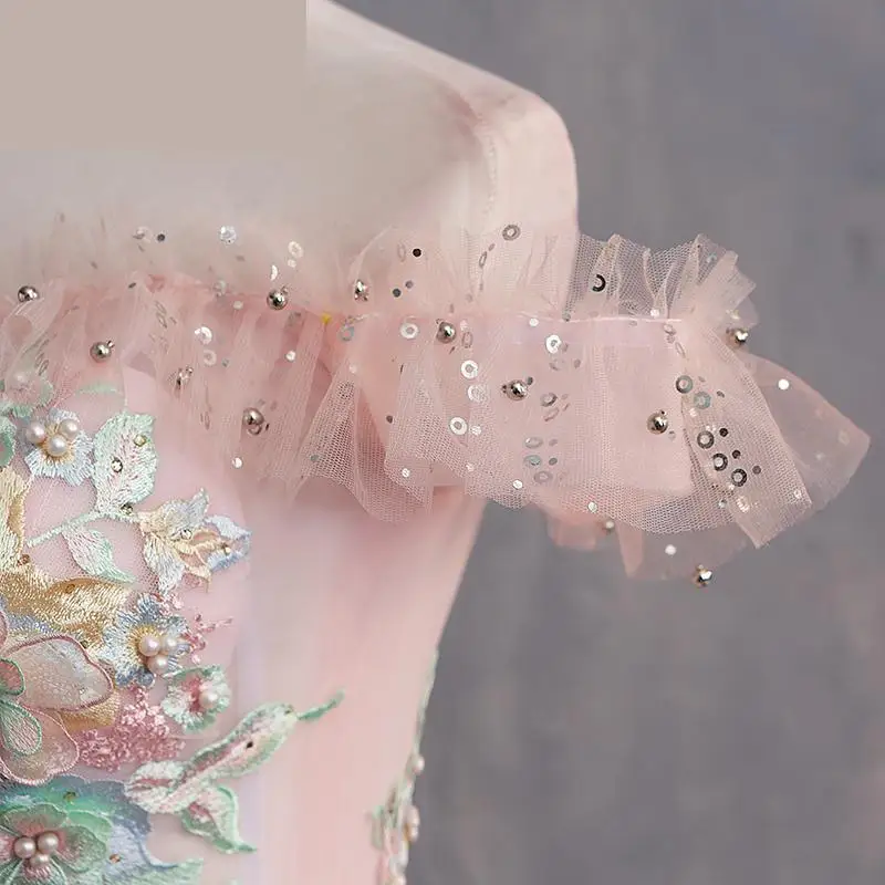 Pink Off Shoulder Ball Gown Tulle Dress For Sweet 16 Embroidery Puffy Dress Lace Appliques Sequins Quinceanera Dresses