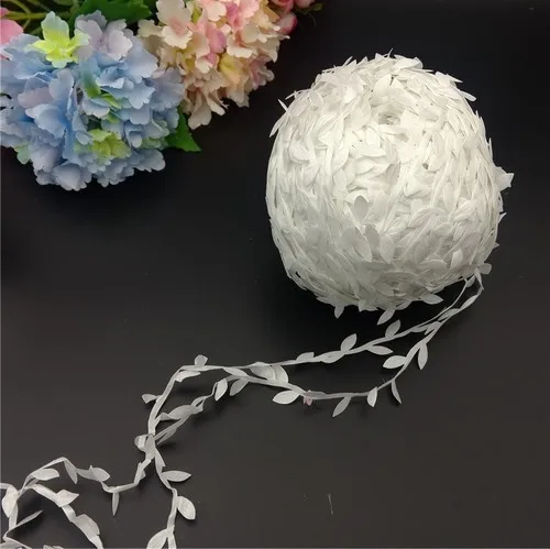 white 6 Meters/lot Silk Leaf-Shaped Handmake Artificial Leaves for Wedding Decoration DIY Wreath Gift Scrapbooking Craft Fake Flowers - Цвет: white