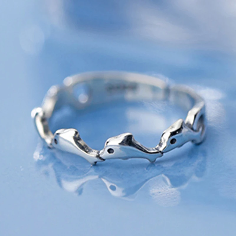 Изысканное женское кольцо с дельфином из серебра 925 пробы высококачественное