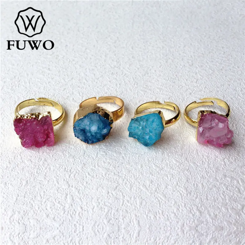 Кольца кварцевые Асимметричные с золотым наполнением 24 карата разные цвета