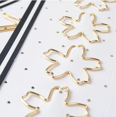 4pcs in a set Симпатичные Мини декоративные металлические розовые и золотые луна звезды Самолет форма скрепки Закладка скрепки офисные аксессуары Statioinery - Цвет: 4pcs in a set