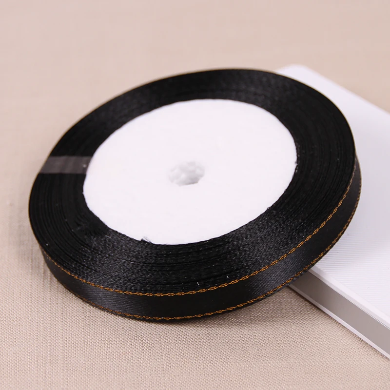 Атласная лента с золотым краем 10 мм 25 ярдов/рулон |