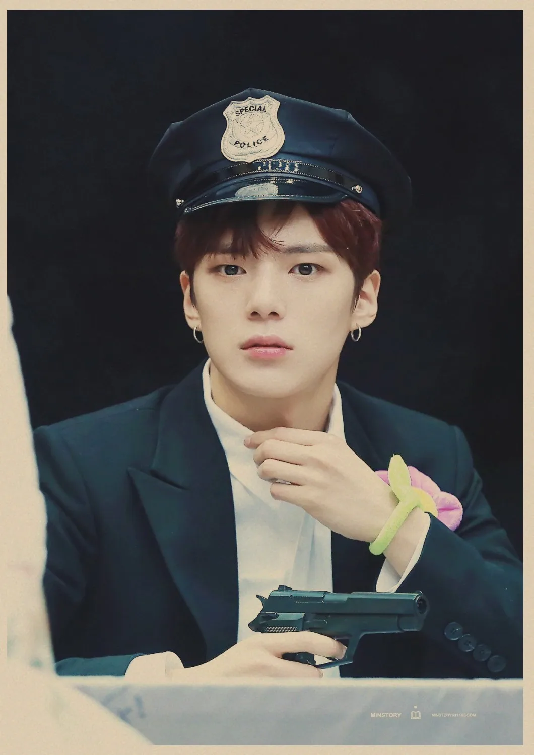 Ретро MONSTA X плакаты Корейская группа крафт-бумага плакаты четкое изображение принты наклейки на стену украшение дома художественный плакат подарок A2 - Цвет: 8
