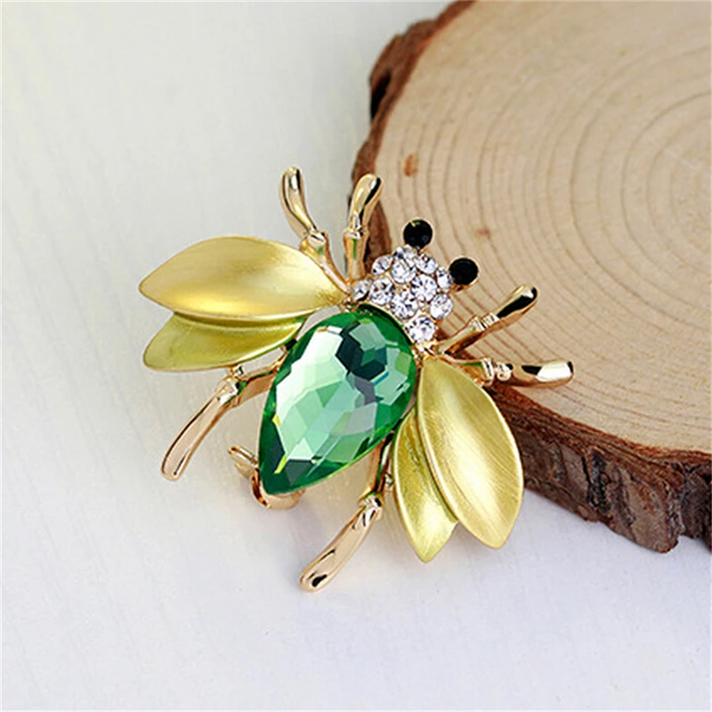 Нерегулярная зеленая летучая брошь в форме комара насекомое пчела кристалл