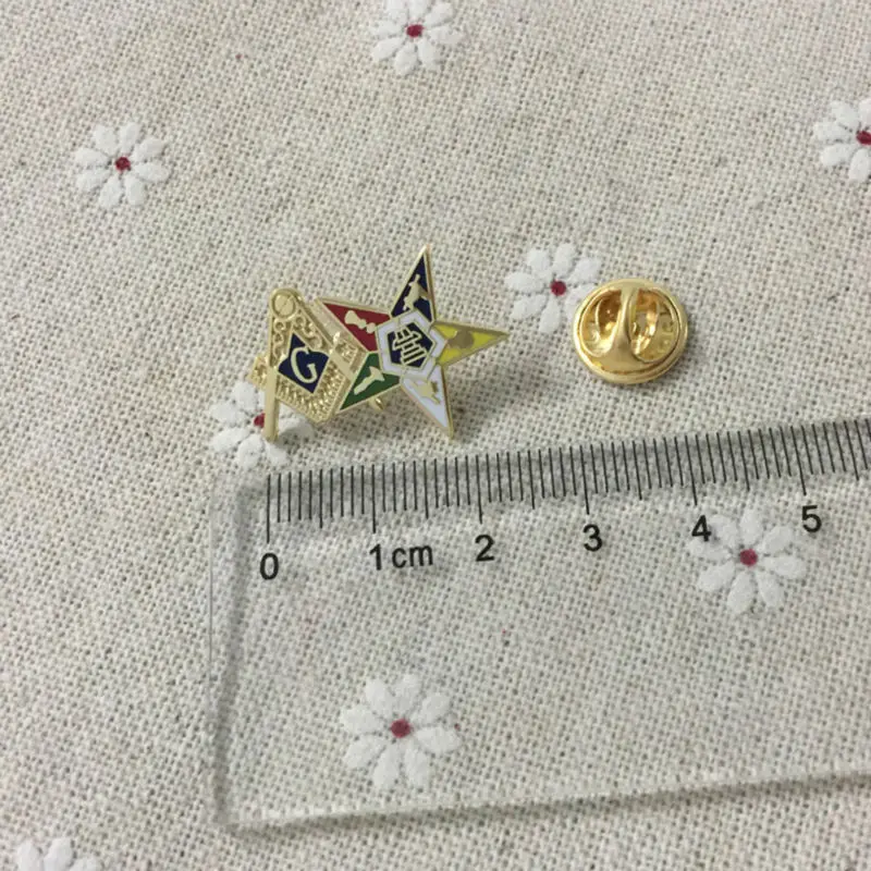 50 шт. эмалированные булавки значок угольник и циркуль OES Лацкан Pin заказ Восточной