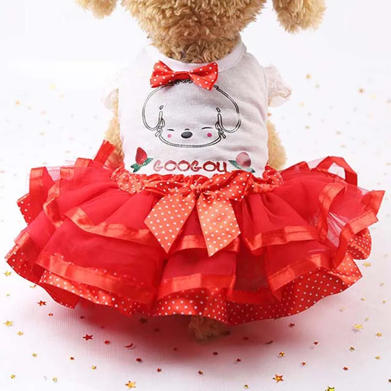 Spring Summer New Dog Dress Strawberry Animal Print Beautiful Chic Smaller Bowknot Lace Tutu Fashion Design Pet Skirt vestidos |