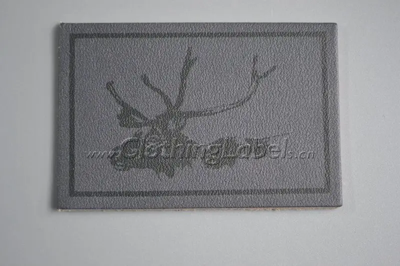 Пользовательская кожаная этикетка для джинсовой ткани печать логотипа высечка