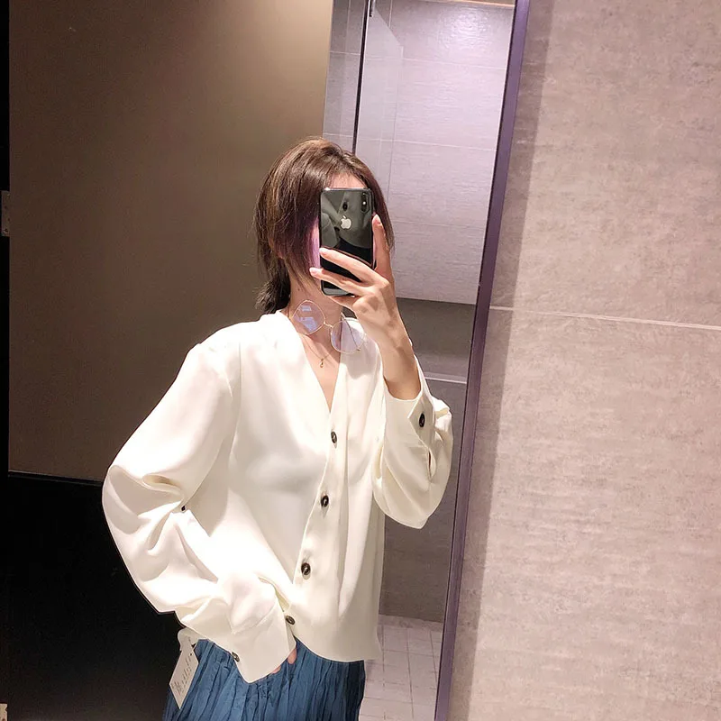 

Spring New Casual Solid Color V-neck Shirt Loose Thin Bottoming Shirt