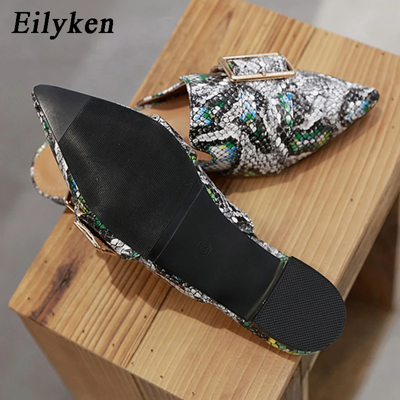 Eilyken/Новинка года; Дизайнерские летние тапочки с принтом под змеиную кожу; повседневные женские шлепанцы с острым носком и металлической пряжкой