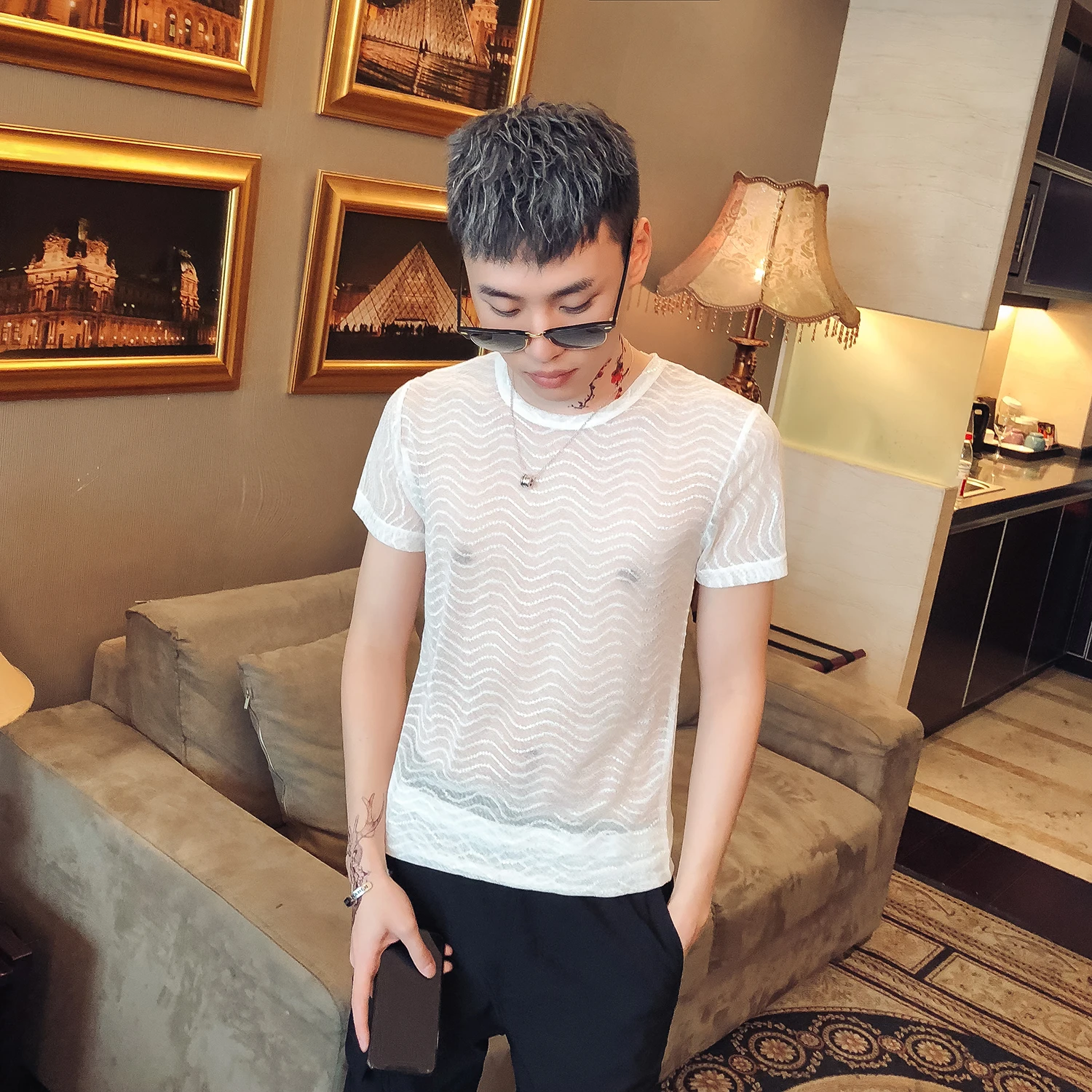 Для мужчин одежда лето 2019 г. футболки сексуальный режим человек Kleding See Through