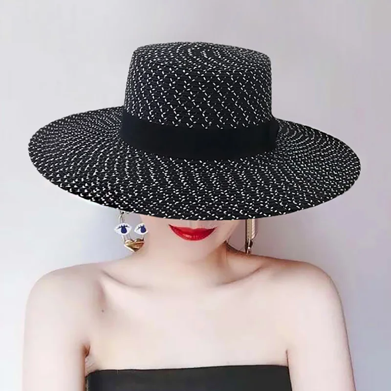 

Elagant Flat Straw Sun Hat for Women Summer Beach Cap Fashion Hepburn Black White Sunhat with Wide Brim Chapeaux Femme YY18052