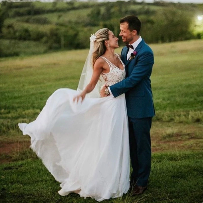 Bohemian Wedding Dress Sleeveless V-Neck Lace Open Back Unique Romantic Backless Boho Beach Bridal Gowns