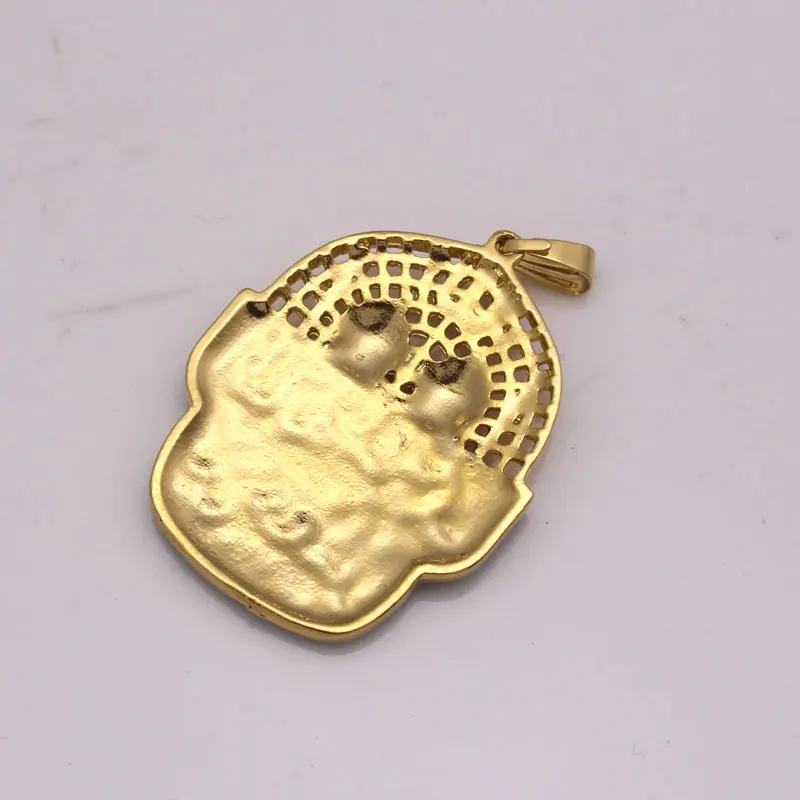 Ожерелье с кулоном имама Муса Бин Джафар Казим один из домов держится у пруда