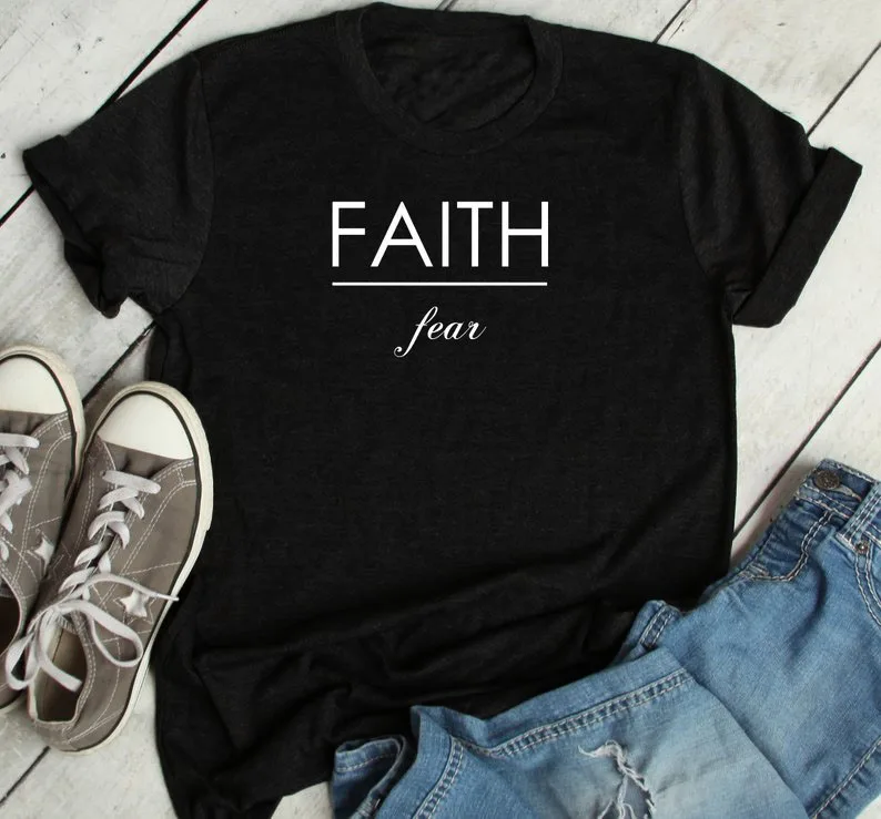 

Faith over Fear футболка для христианина Hipster унисекс религия одежда Графический бесстрашный рубашка забавные Кристиан подарок Иисус Топы