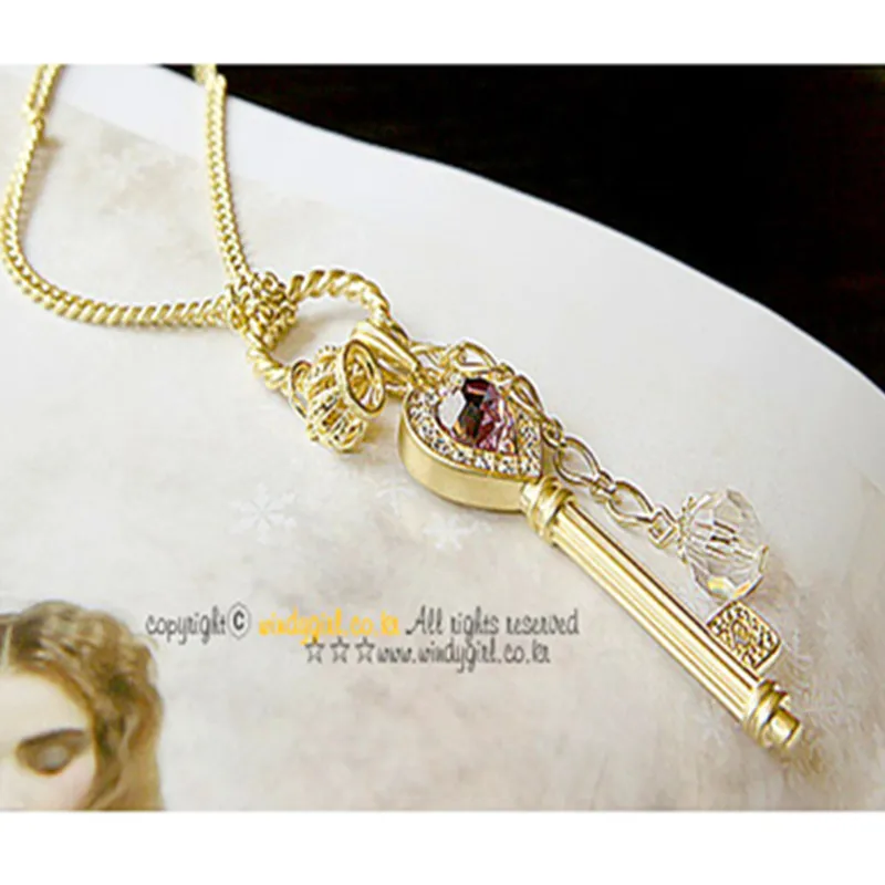 2017 длинный участок ожерелье Европа и Америка Золотая Корона брелок свитер