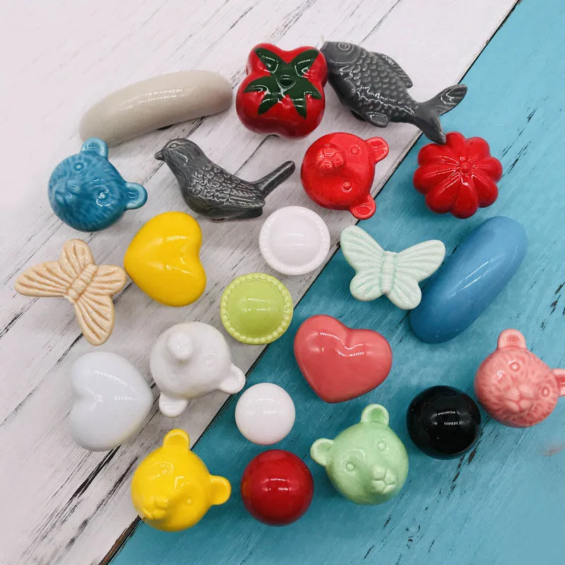 С изображением мультипликационных персонажей для детей дверные ручки с милыми