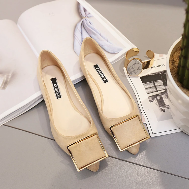 

Flat shoes female spring 2019 single shoes new pointed flat with shallow mouth buckle large size scoop shoes wild casual shoes