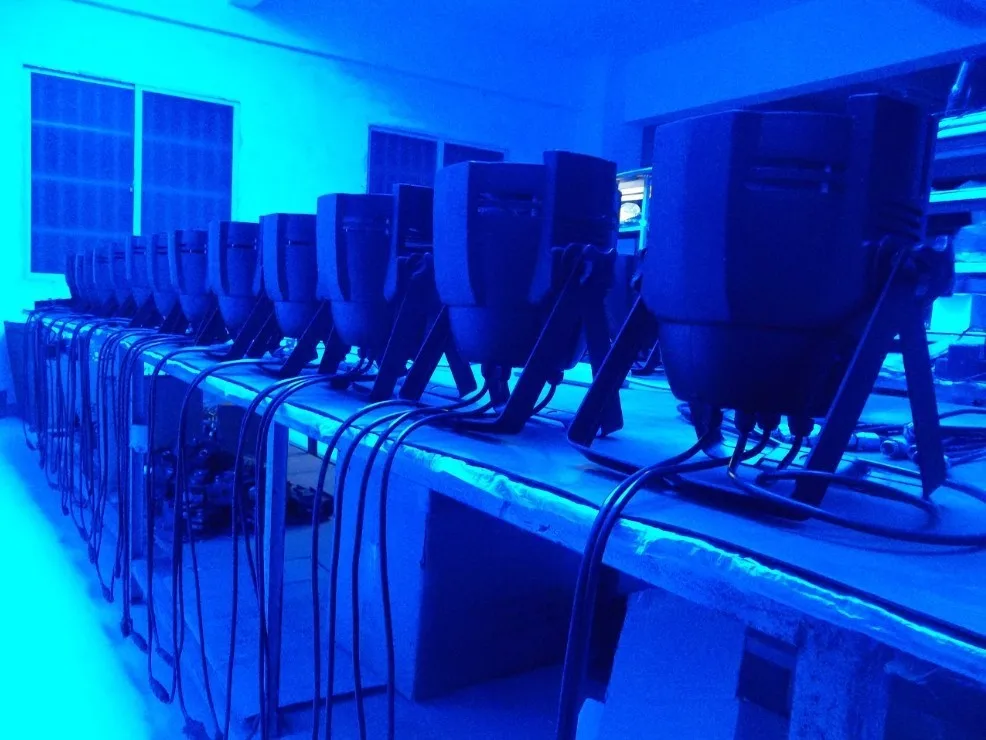 6 шт./лот чехол с Par64 DMX сценическое освещение led par мыть 18x12W RGBW 4 в 1 | Лампы и