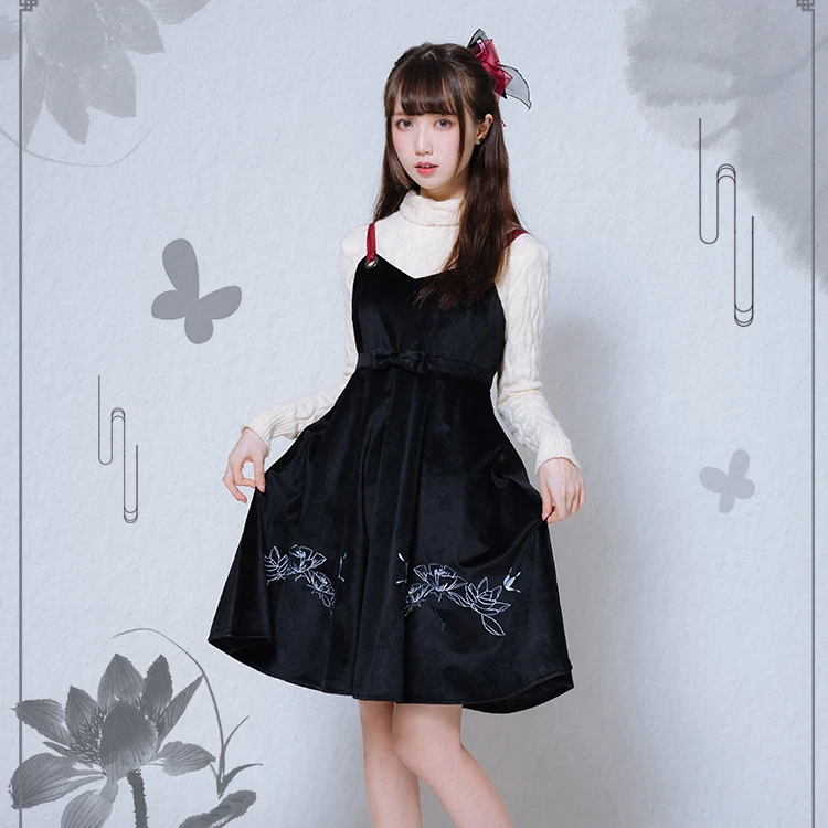 

Princess sweet lolita dress Autumn and winter butterfly dance National Style Embroidered elegant girl velvet dress LG027
