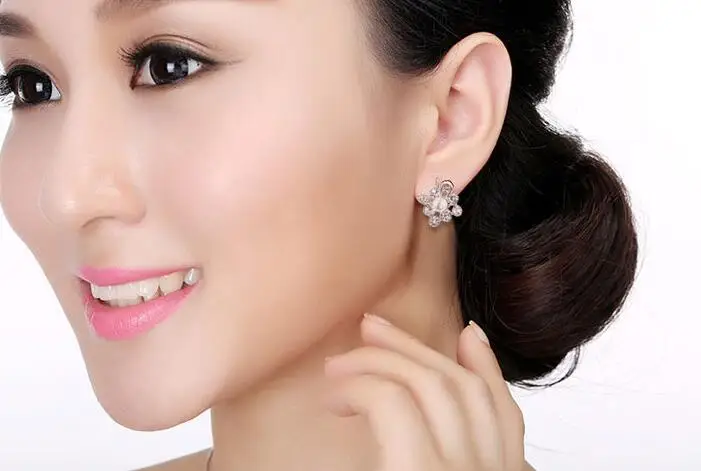 Classic Design Romantic Jewelry 2018 Golden Color AAA Cubic Zirconia Stone Stud Earrings For Women Elegant Wedding | Украшения и