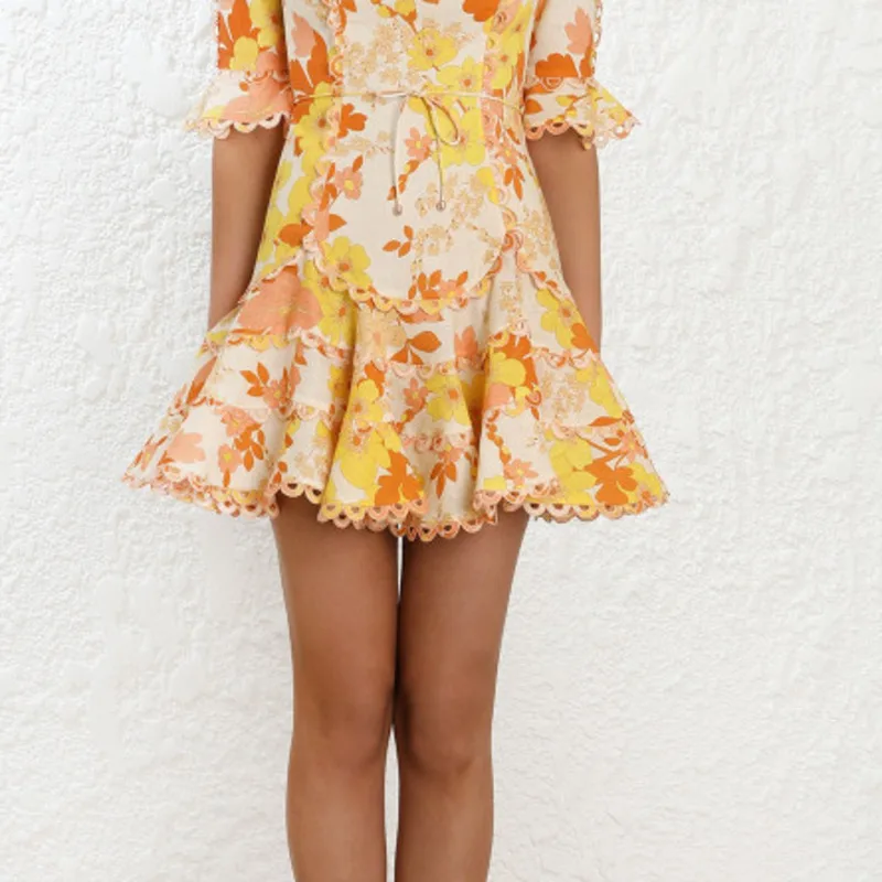 Женское короткое платье с круглым вырезом DEAT желтое плиссированное короткими