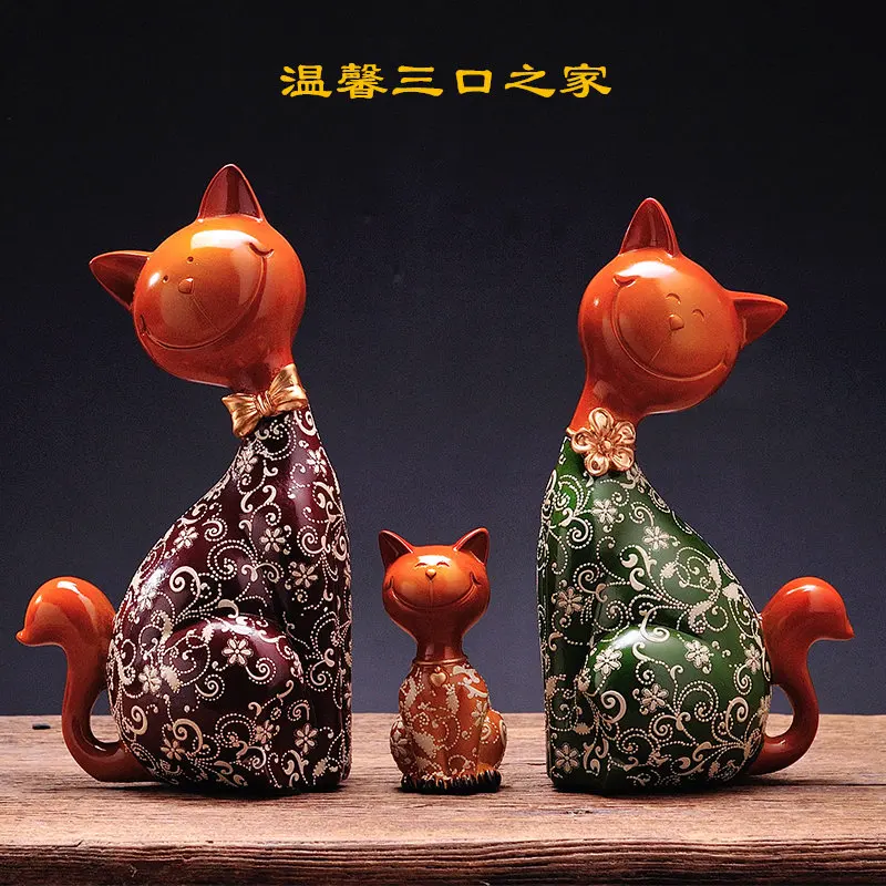 

The European family of three Lucky cat living room decor TV cabinet crafts ornaments Home Furnishing wedding gift
