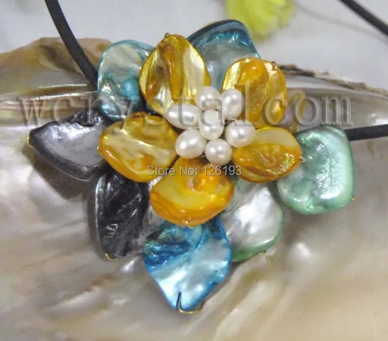 

Charming Multi Colored Shell Flower White Cultured Pearl Necklace Leather