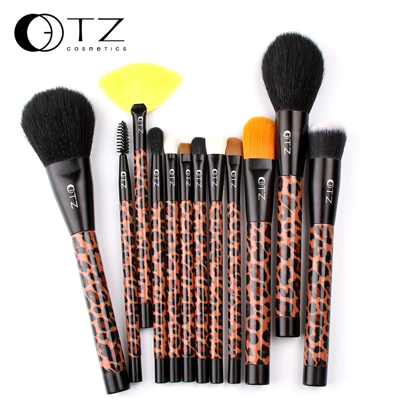 Составляют Расчёски для волос Тени век Корректоры лица читая Косметическая