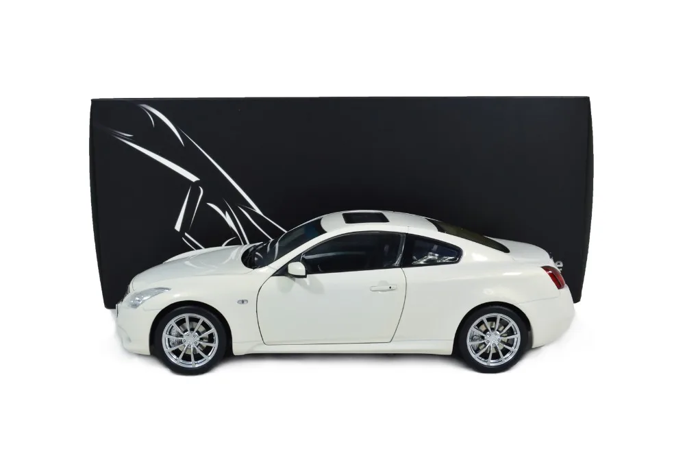 Модель Paudi 1/18 1:18 1 18 масштаб Infiniti G37 coupe 2013 белая литая модель автомобиля Игрушечная