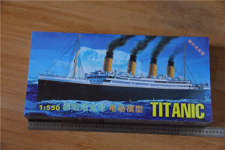 1:550 RMS Titanic модель строительные наборы сборка пластиковая модель корабля с электродвигателем осветительное устройство электрическая титаническая игрушка