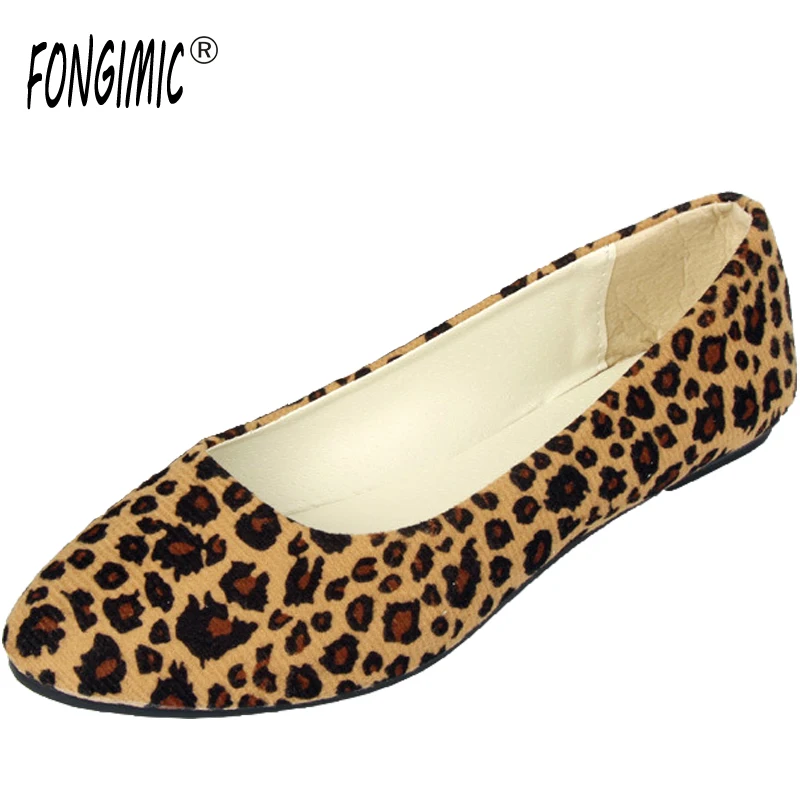 Новинка Весенняя Модная стильная женская обувь на плоской подошве леопардовая