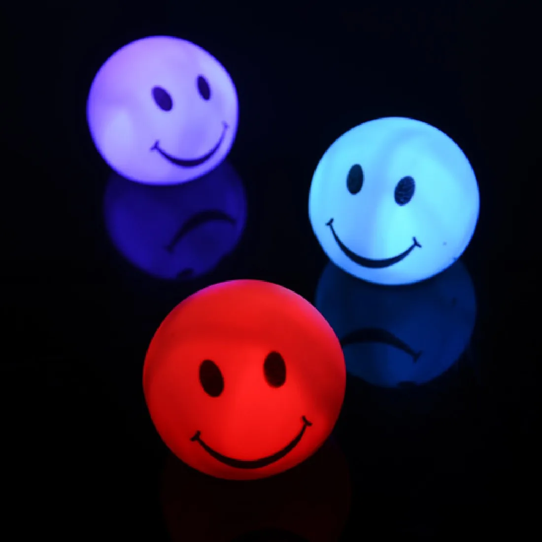 Новый модный светодиодный ночсветильник в форме улыбающегося лица меняющий цвет