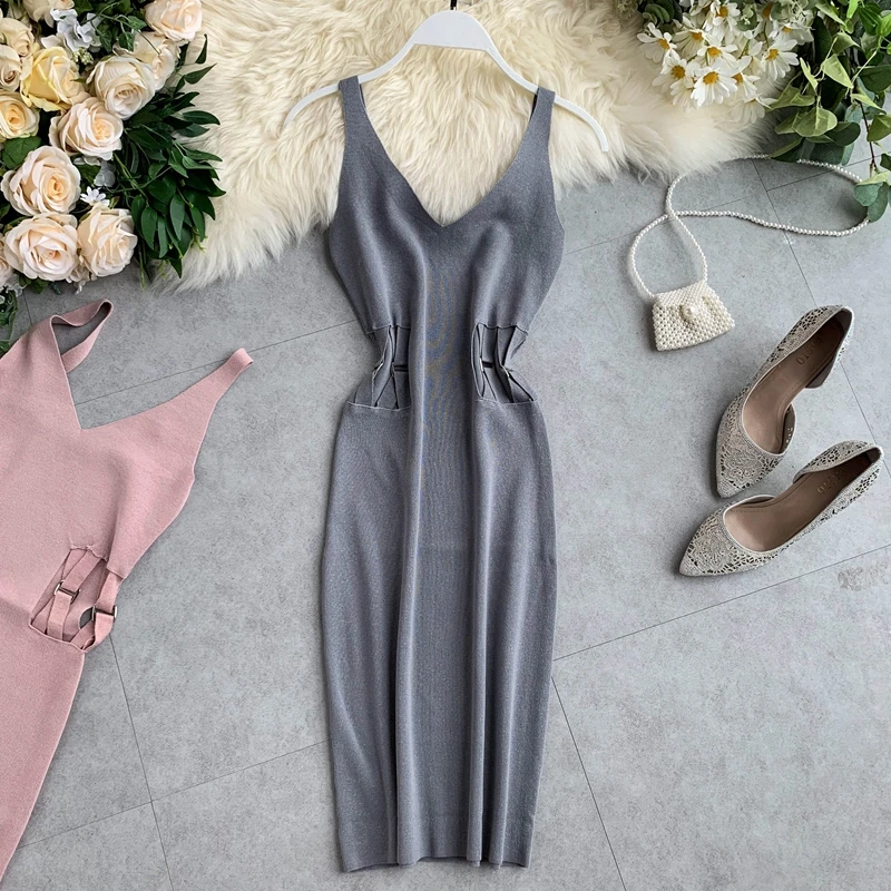 Женское трикотажное платье облегающее платье-свитер с треугольным вырезом во