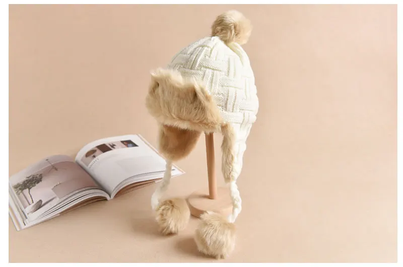 

Female thermal thickening windproof ear flight plus velvet knitted hat winter